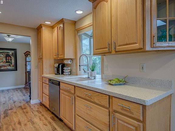 5th image of 5475 SE Oetkin Dr