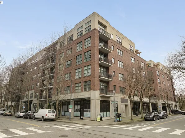 820 NW 12th Ave APT 218, Portland, OR 97209