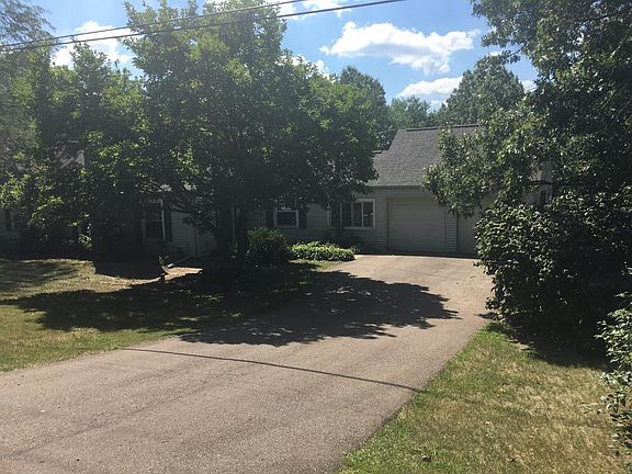 2nd image of 419 Cooper Ave