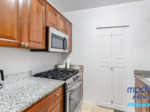 629 Kappock Street image 9 of 26