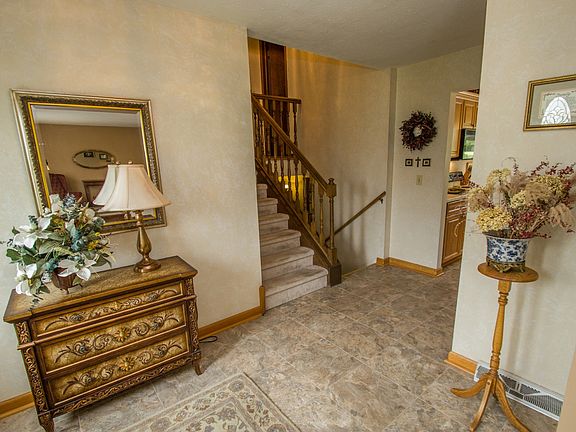 3rd image of 2682 Boxberry Ln