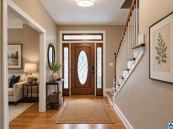 4th image of 204 Hickory Hill Cir