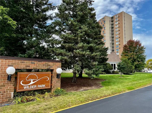 1181 Edgcumbe Rd APT 402, Saint Paul, MN 55105