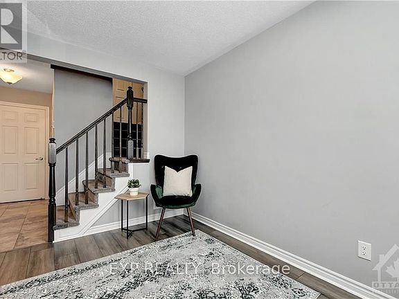 2nd image of 181 Par La Ville Cir
