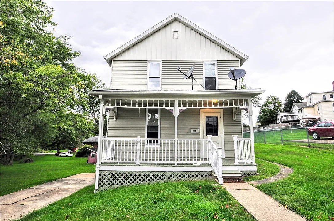 361 Dewey Ave photo 1