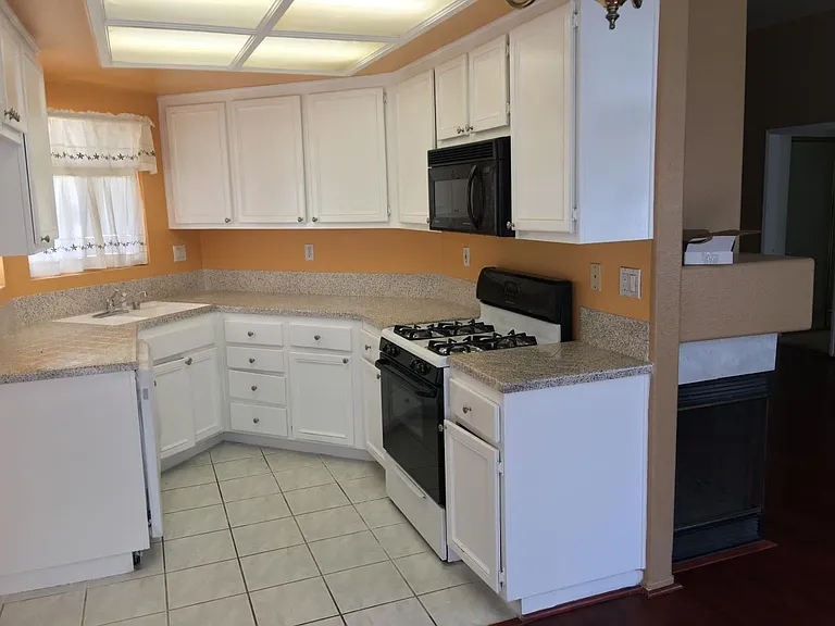 8300 Gabriel Dr #B — Photo 5