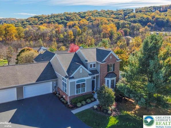 877 Sonoma Ln, Easton, PA 18040
