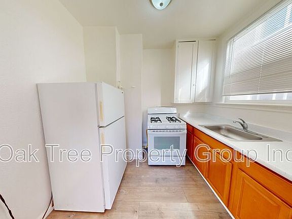 4th image of 1937 26th Ave APT 9
