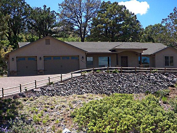 2nd image of 490 Glenheather Cir