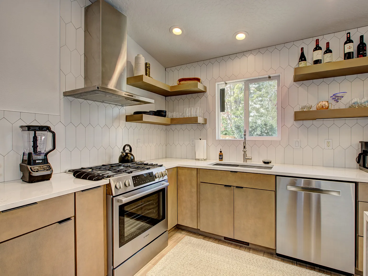 3 bed, $7,000 — Photo 4