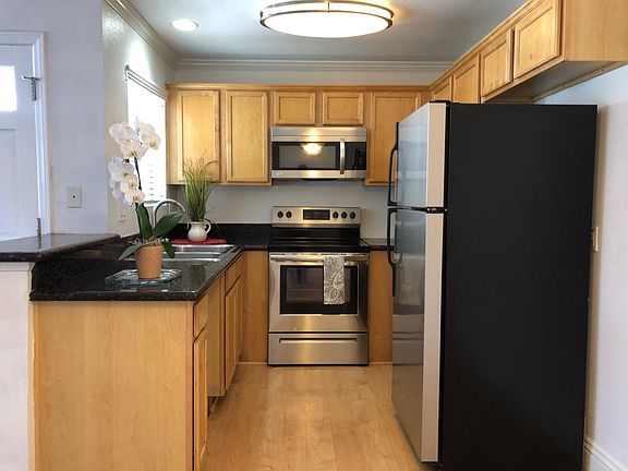3rd image of 3582 Sunset Ln Unit 127