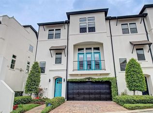 8826 Lakeshore Bend Dr, Houston, TX 77080