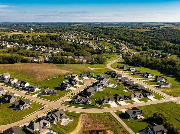 3313 Bella Terra Rd NE, Rochester, MN 55906