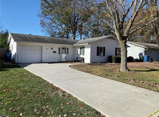768 Trotter Ln, Berea, OH 44017