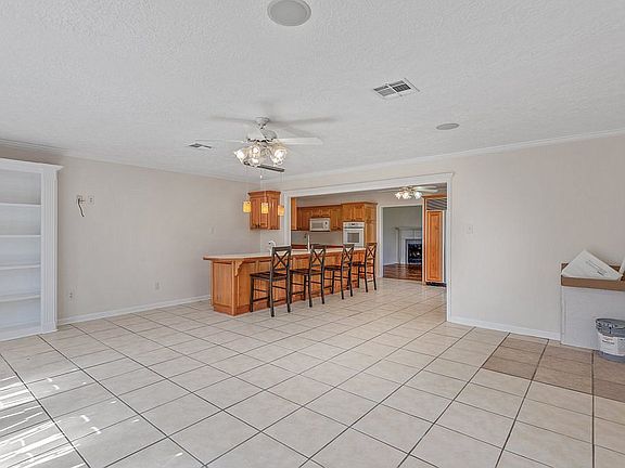 5th image of 1305 Tomahawk Dr