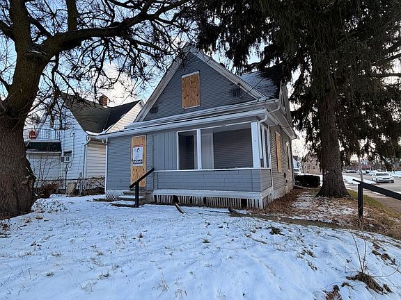 2nd image of 150 W Park St