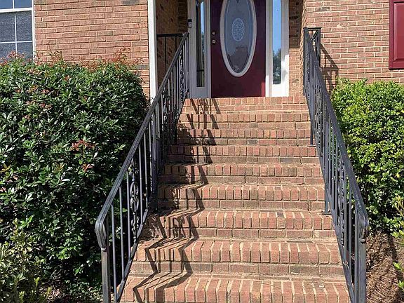 3rd image of 465 Walnut Creek Dr