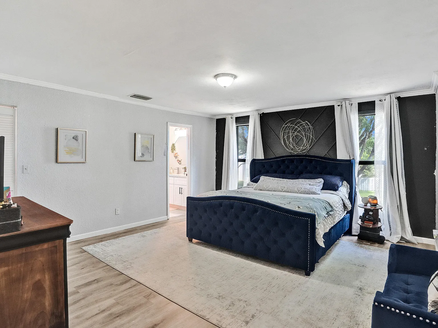 2 bed, 2.0 bath, 1264 sqft, $2,700 — Photo 2