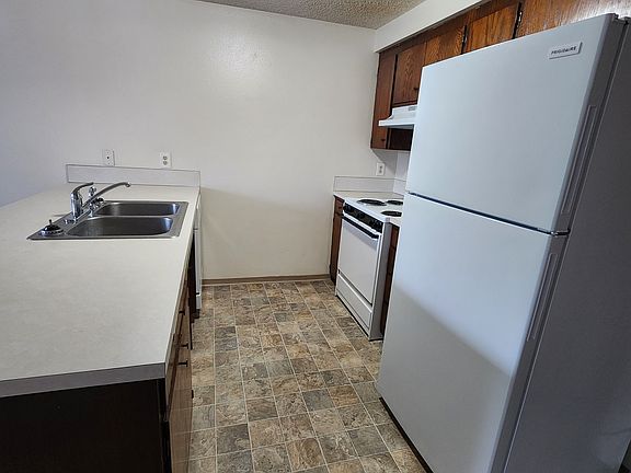 2nd image of 1024 Prospect Ave NE #7