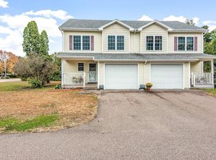 11 Diane Ln, Colchester, VT 05446