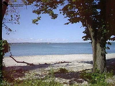 1st image of W Lakeshore Dr