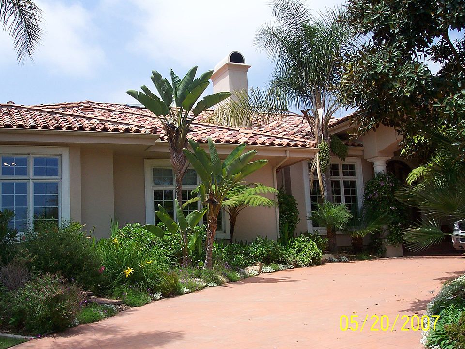 Impressive circular driveway begins to impress as you aproach this estate