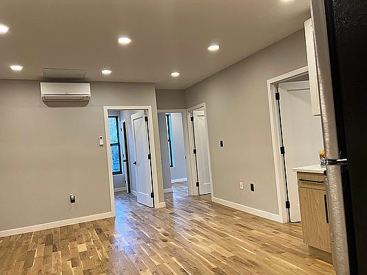 2nd image of 213 Saint Anns Ave #401