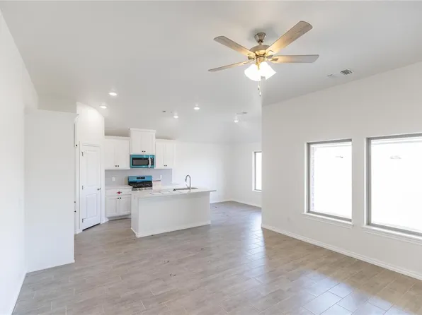 3709 Lynne Ave, Edmond, OK 73012