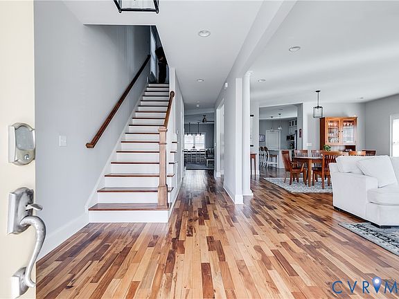 4th image of 2912 E Leigh St