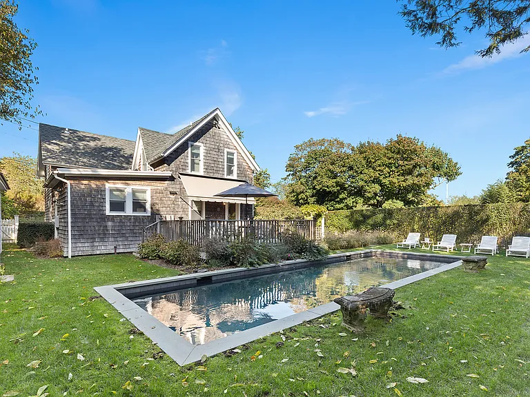 26 Willow St — Photo 2