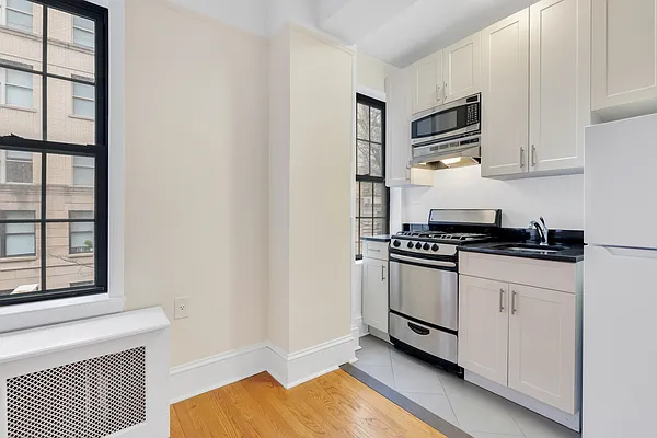 Rented by Cooper & Cooper Real Estate | media 11