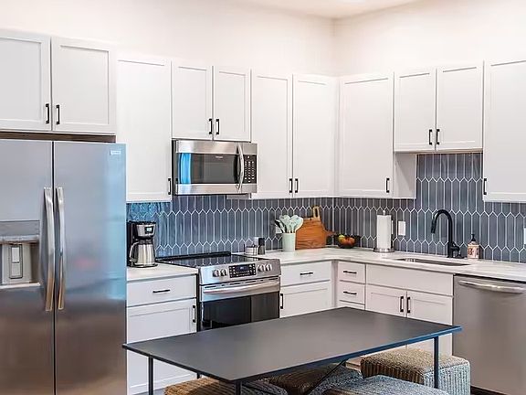 2nd image of 815 Main St #104