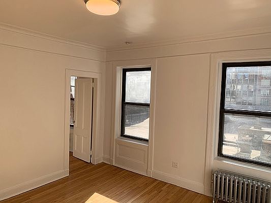 2nd image of 208 E 87th St APT 4R