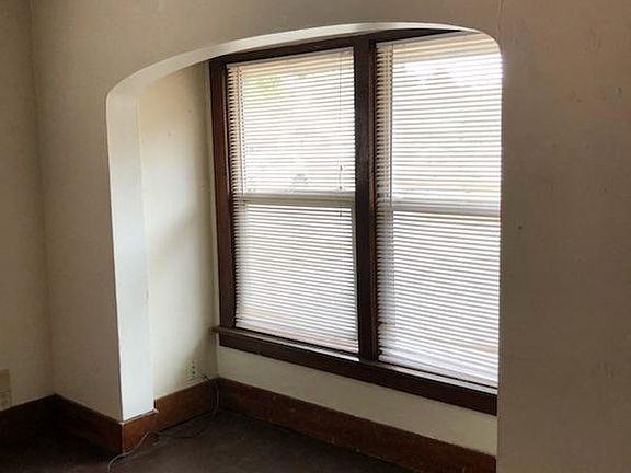 2nd image of 803 Van Buren St