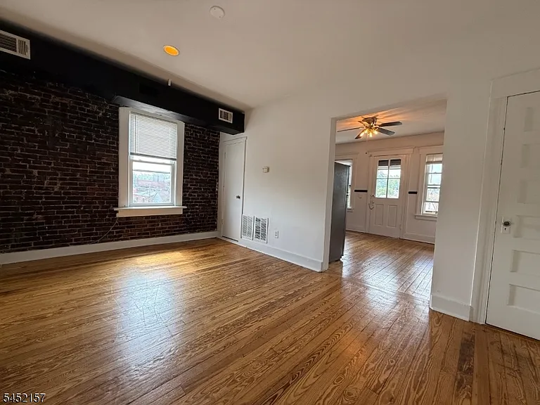 123-B Morris St #B — Photo 7