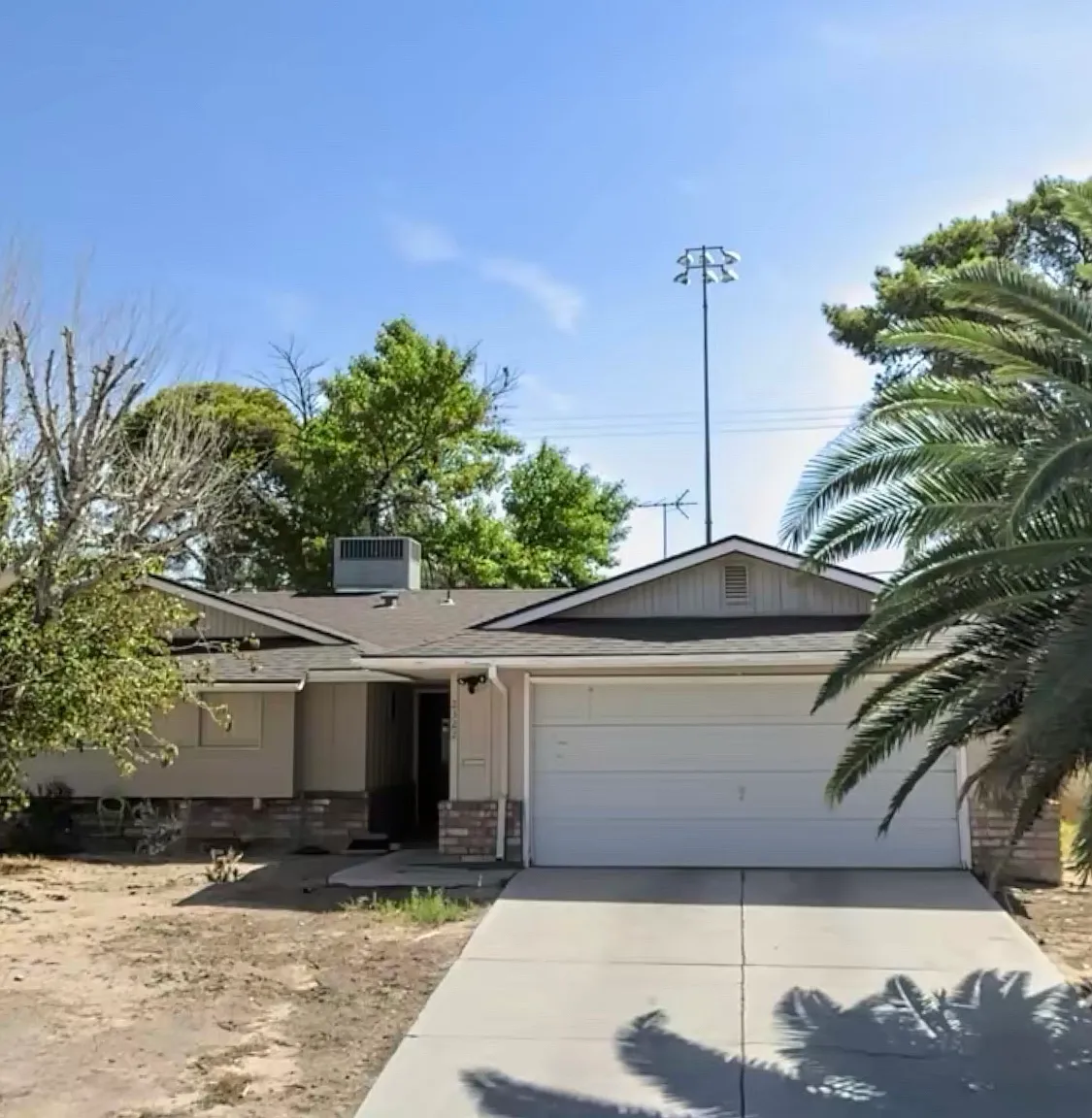 E Sahara Ave, Las Vegas — Photo 1