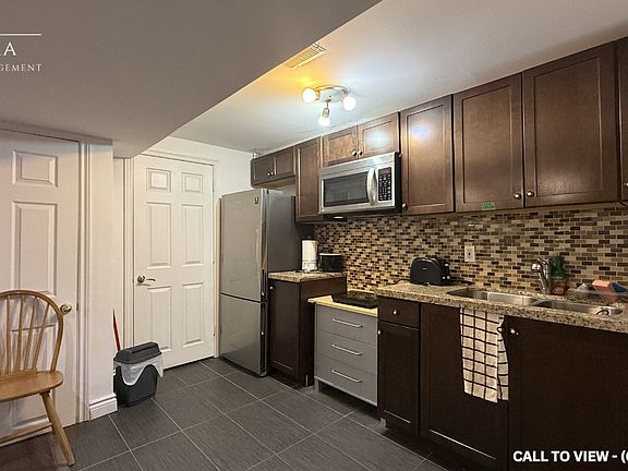 2nd image of 423 Mississauga Valley Blvd #2