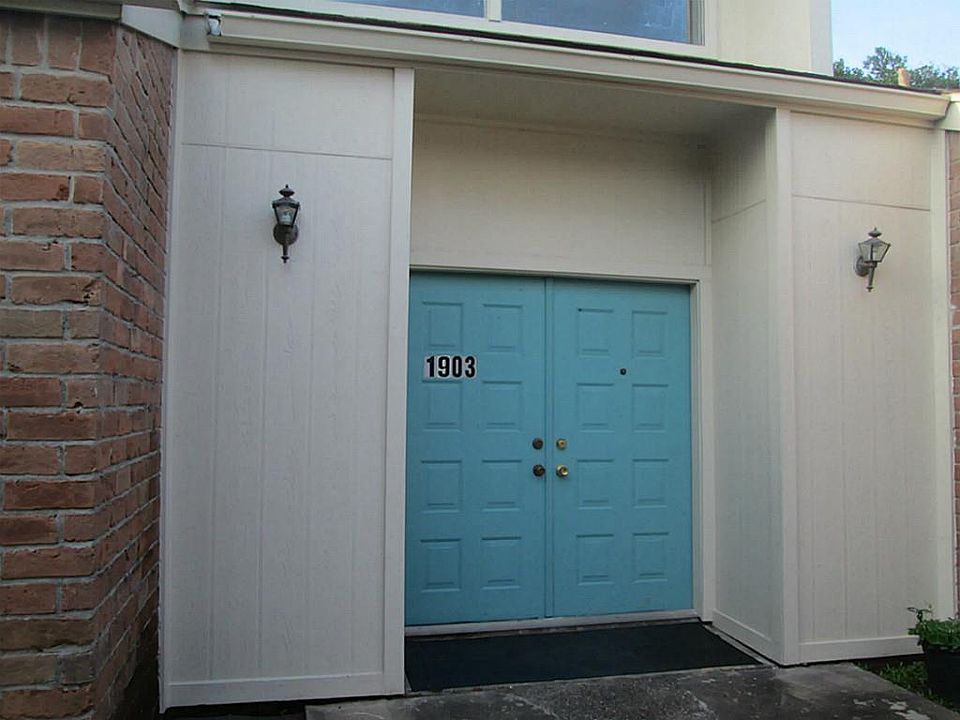 1st image of 1903 Courtney Lane Dr