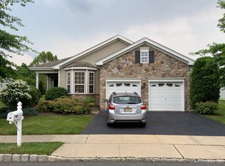16 Fitzgerald Ln, Columbus, NJ 08022