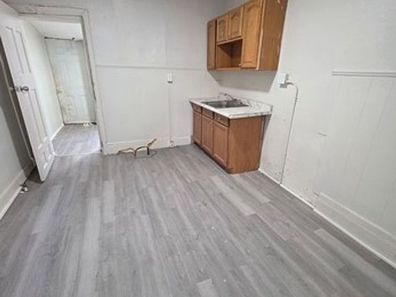 3rd image of 3039 Boudinot St