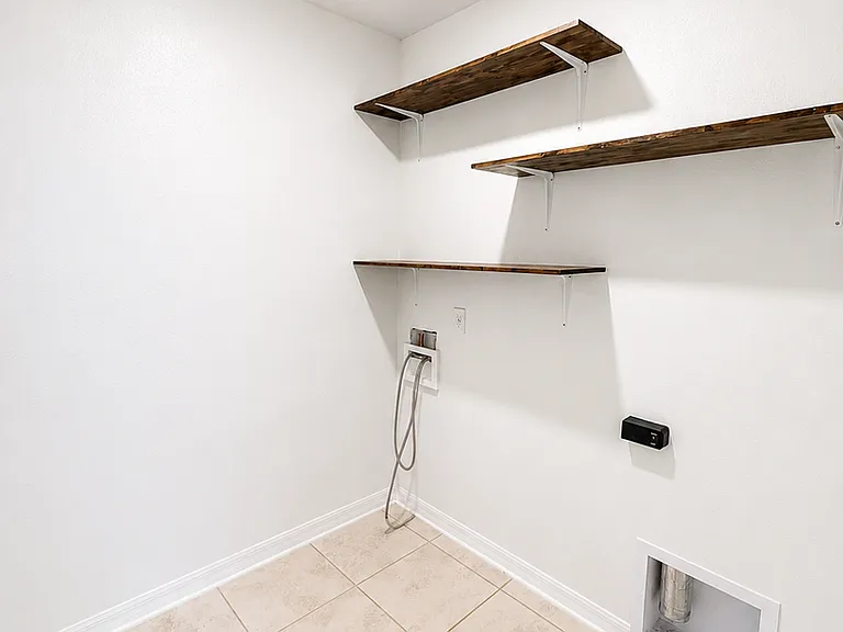 125 Walnut Way — Photo 11