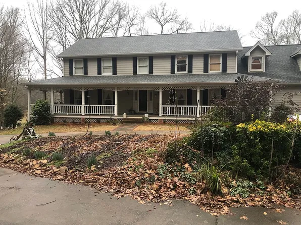 151 Braemar Dr, Fayetteville, GA 30215