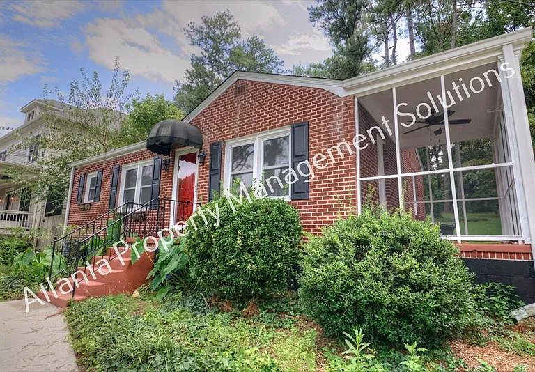 141 Park Dr — Photo 3