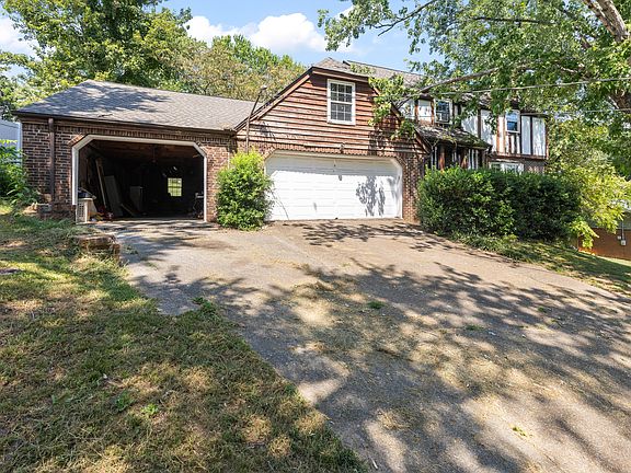 2nd image of 112 Battlefield Cir