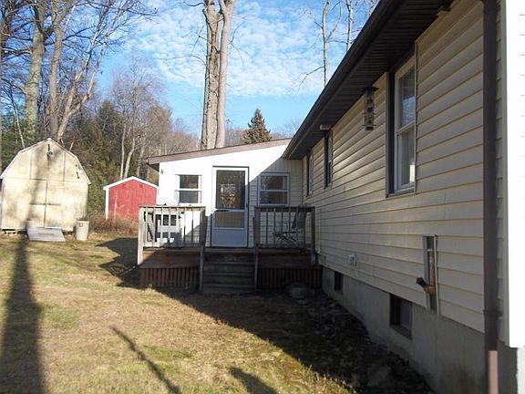 3rd image of 3 Birchwood Dr