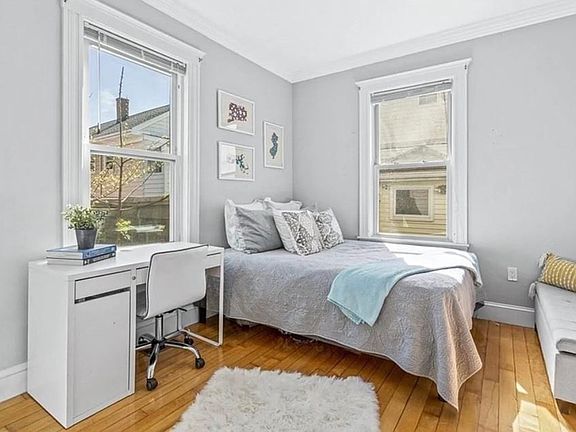 4th image of 52 Stanley Ave #B