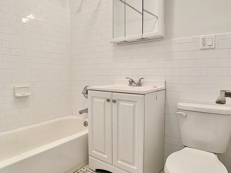 142 Saint Pauls Pl #3G — Photo 7
