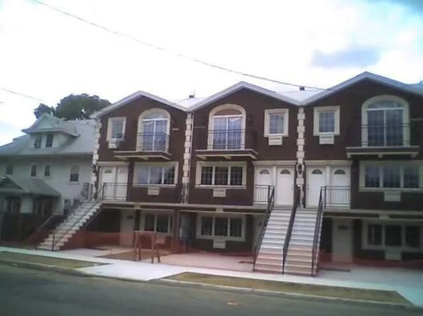 12 32nd Bch #9, Far Rockaway, NY 11691