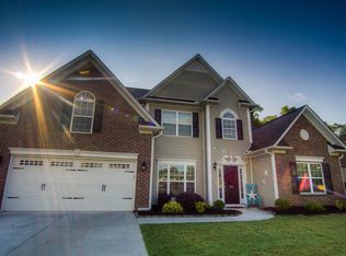 300 Leigh Creek Dr, Simpsonville, SC 29681