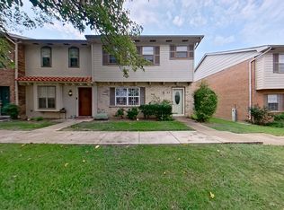 57 W Townhouse Ln, Grand Prairie, TX 75052